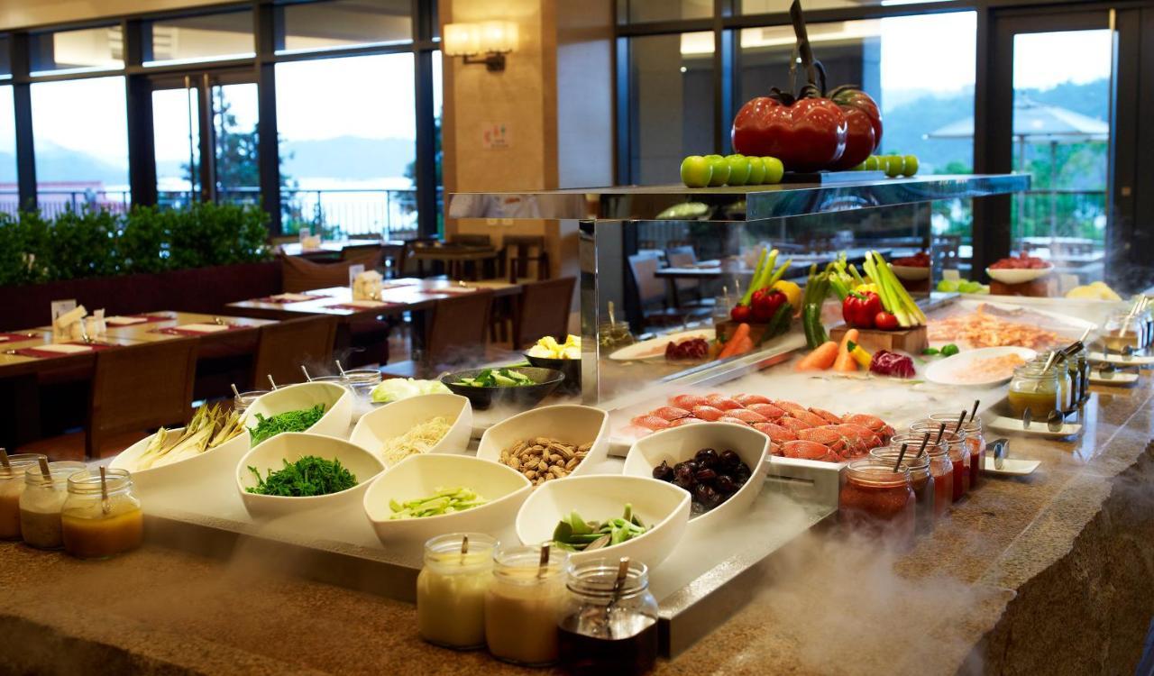 Fleur De Chine Hotel Yuchi Luaran gambar A salad bar