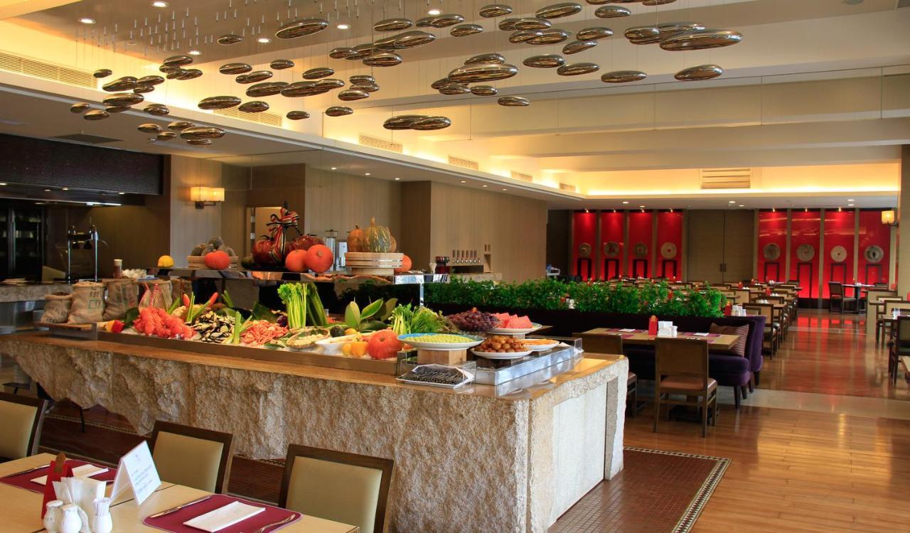 Fleur De Chine Hotel Yuchi Luaran gambar The buffet at the restaurant