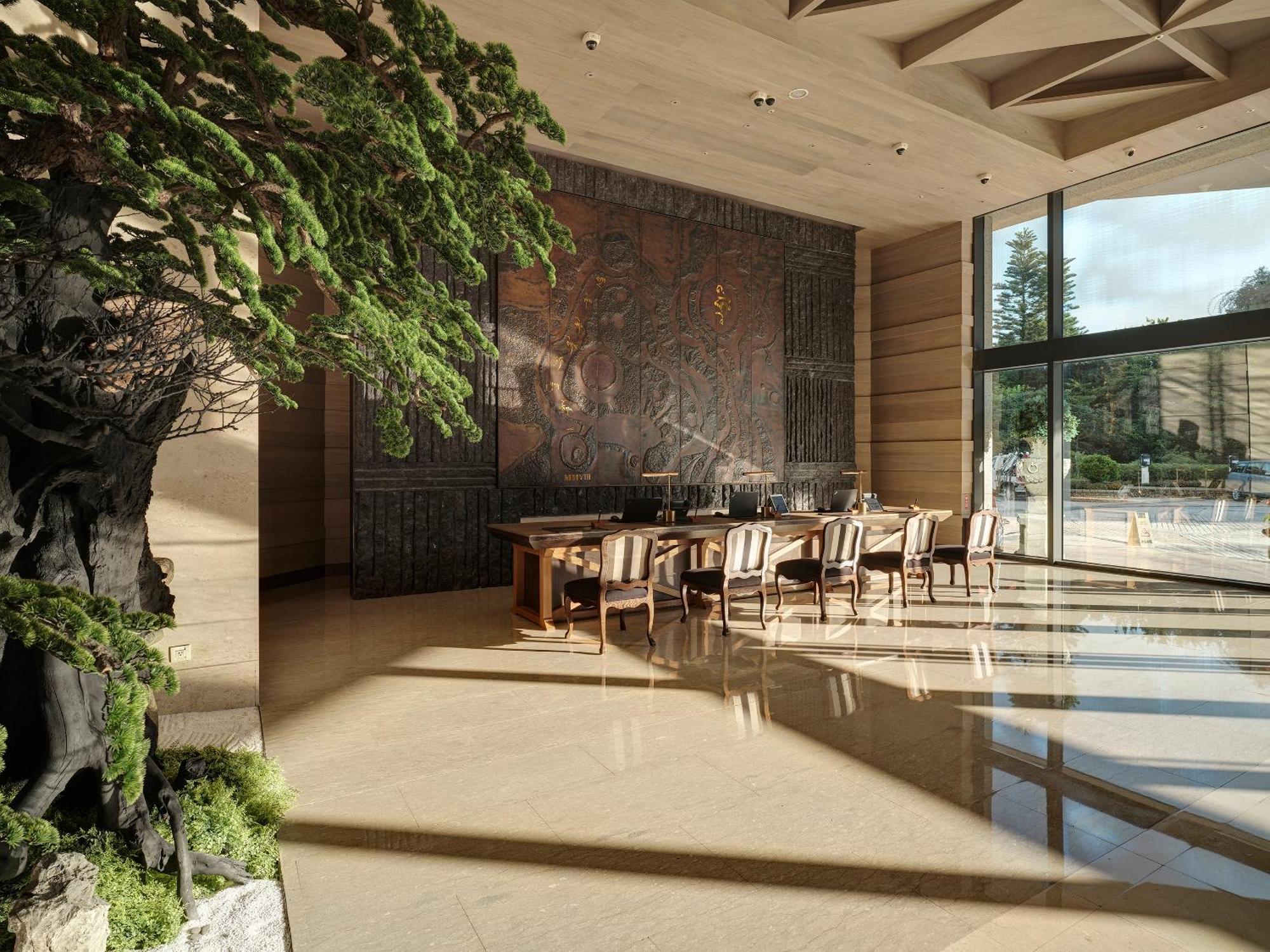 Fleur De Chine Hotel Yuchi Luaran gambar The interior of the hotel