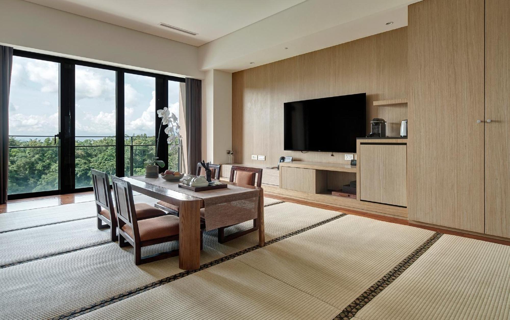 Fleur De Chine Hotel Yuchi Luaran gambar A living room with a tatami floor